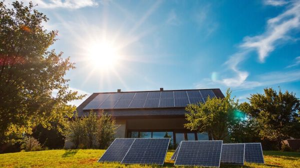 Les avantages d'opter pour des panneaux solaires domicile